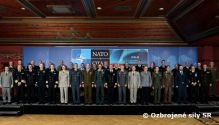 Generál Zmeko na rokovaní vojenského výboru NATO