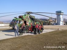 Prslunci vrtunkovho krdla cviili zlaovanie a transport zranench